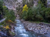 Impression vom Klammweg mit herbstlichem Baum